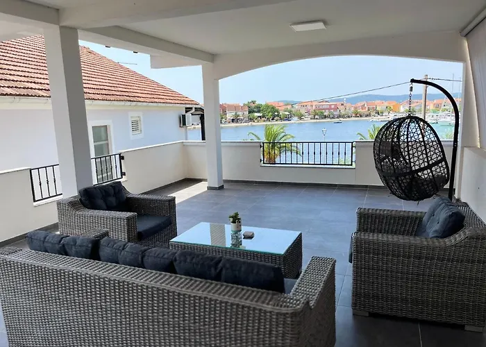 아파트 Leona & Doris