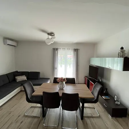 Apartament Leona & Doris