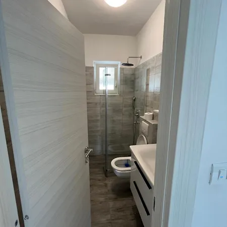 Leona & Doris Apartman Bibinje