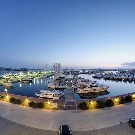 Leona & Doris Apartament