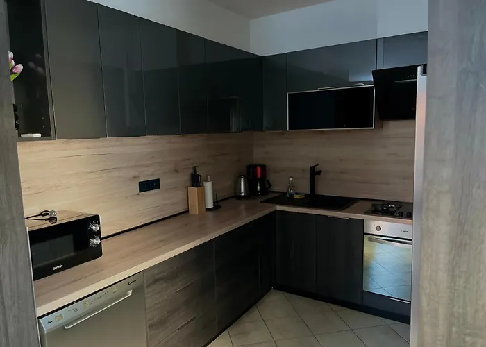 Leona & Doris شقة *